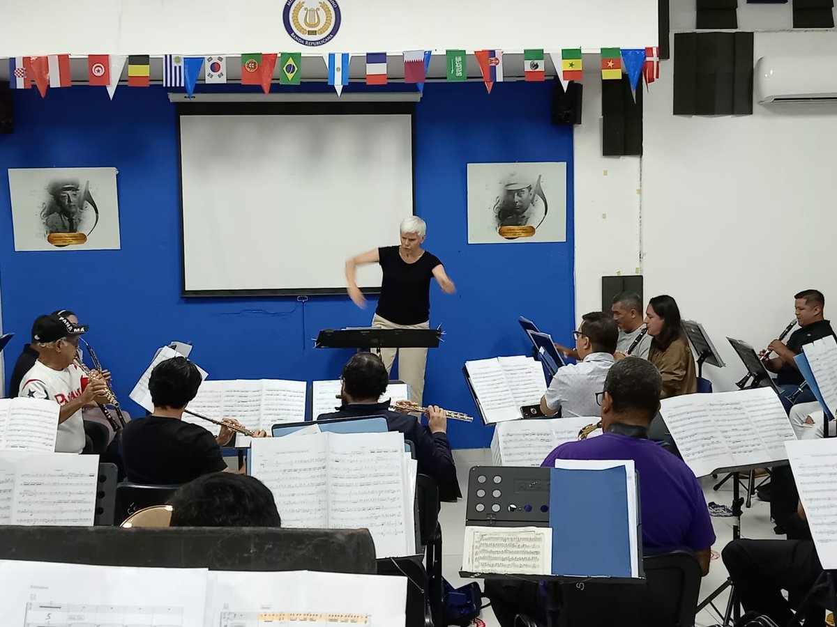 BRepublicanagob's tweet photo. El día de ayer recibimos la visita de la renombrada Dra. Nell Flanders directora de orquesta y banda de Idaho en Estados Unidos, con quien tuvimos un intercambio enriquecedor de experiencias. https://t.co/i1jTkCoOUB