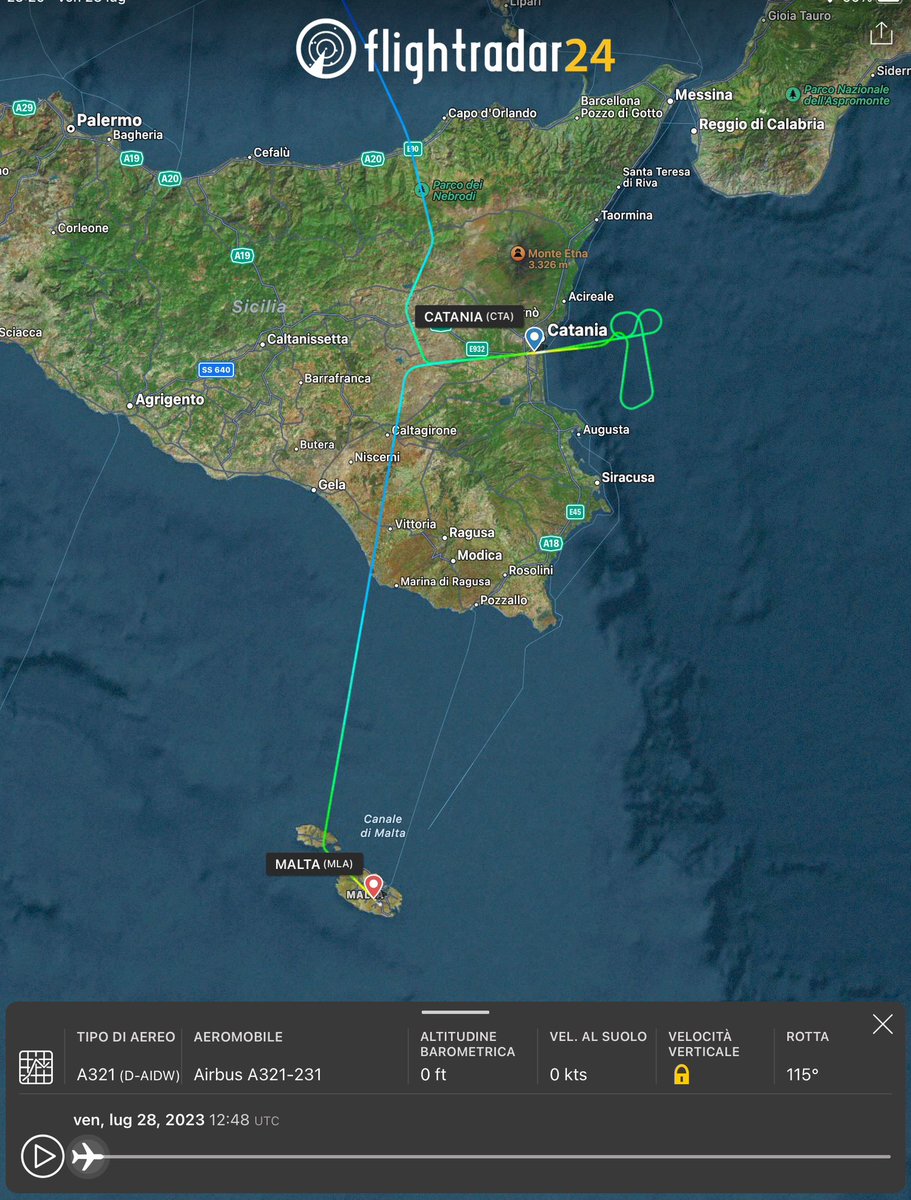 unpotoscano's tweet photo. Oggi il volo Lufthansa Francoforte-Catania è stato dirottato a Malta per il vento ma a giudicare dal circuito di attesa pare che il pilota non l’abbia presa benissimo https://t.co/4K95RcT3XW