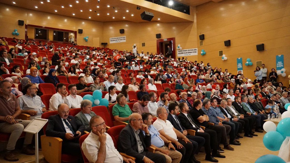 ahmetglr02's tweet photo. Ayrıca her zaman yanımızda olan STK Başkanlarımıza, gençlerimize bugün yanımızda olamayıp gönlü bizimle olan dostlarımıza, İstişare kurulu üyelerimize, il ve ilçe yönetim kurulu üyelerimize ve tüm misafirlerimize teşekkür ediyorum. https://t.co/1PtgkPnqKb