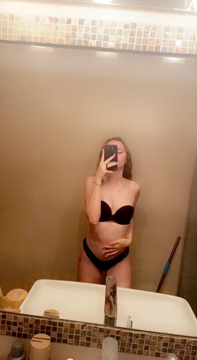 Elenanova14's tweet photo. new to #nsfwtwt, mind to give it a like and rt? :D

ー 22, 5'5
ー she/her
ー straight, bi curious
ー dms open
ー might do audio content

Add me snapchat for  nudes and some fun with me🤍 https://t.co/gOyy2bpaCh