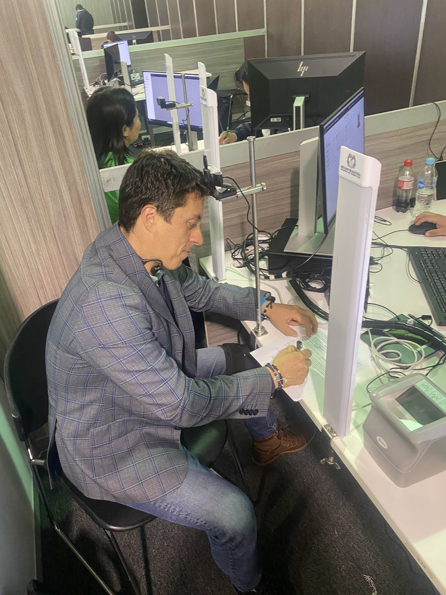 JulEspinosaDice's tweet photo. Orgulloso de anunciar mi candidatura al concejo de Bogotá con el número 2⃣ del partido Alianza Verde 💚🌻. Juntos, haremos de Bogotá una mejor ciudad para todos. Seguiremos haciendo un trabajo fuerte y disciplinado para representar a los ciudadanos que nos han dado su confianza https://t.co/AMNXU9a4jS