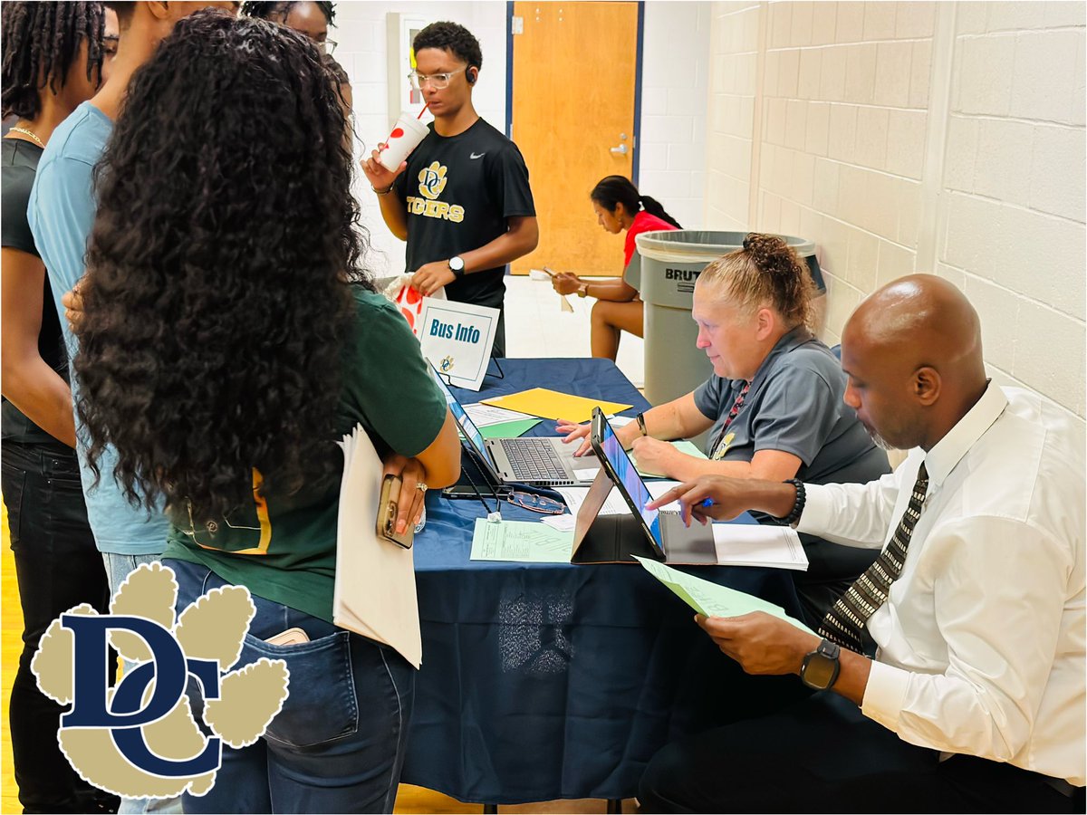 Gibson_Educator's tweet photo. “Fall Blitz 2023” was a major success! Tiger Nation is 5G Ready for this school year! #Culture #Service #5G @DCAthletics1 https://t.co/xbXbHWrSM4