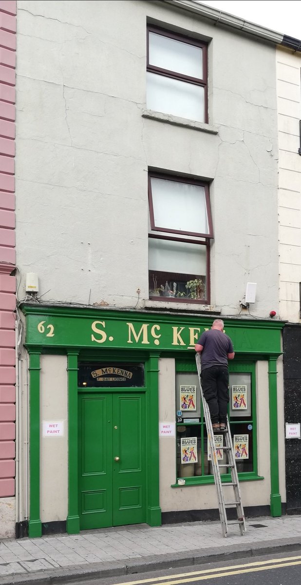 SaveGavanDuffy's tweet image. Lovely to see the traditional lettering in McKennas getting preserved. #shopfront #irshpub #monaghan