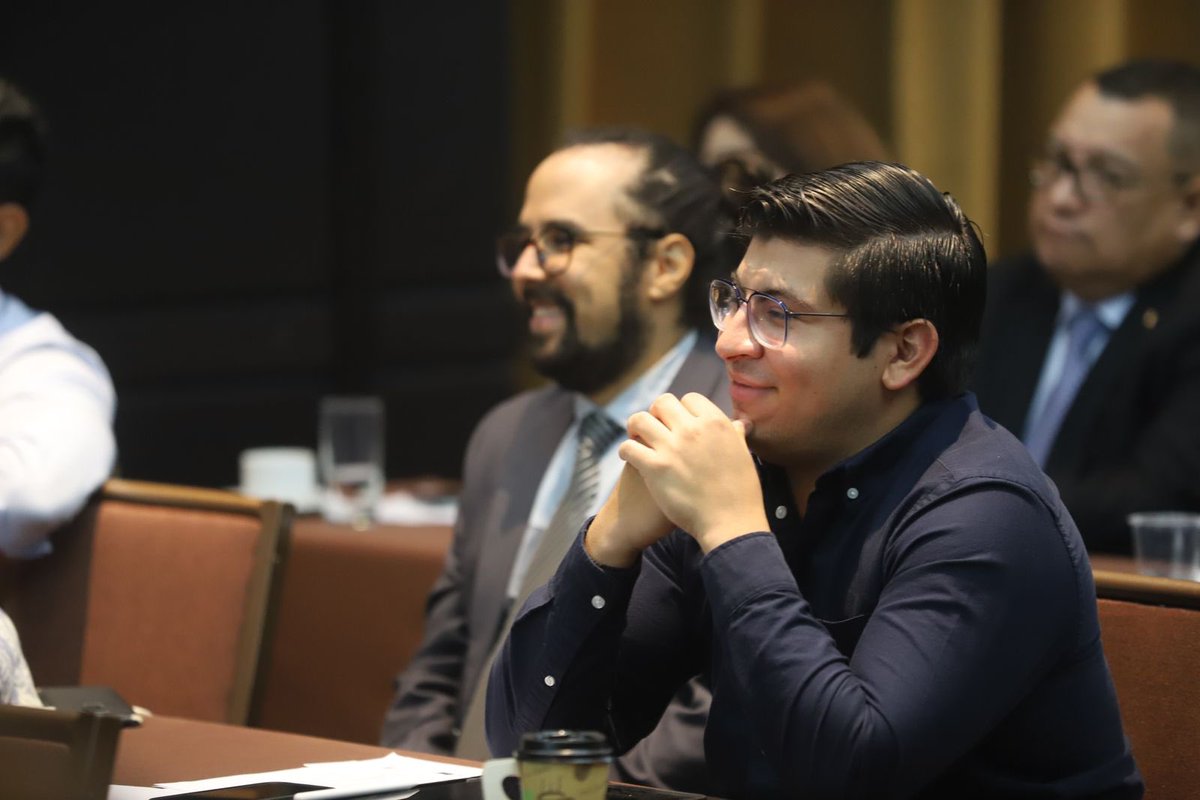 jorgeibloise's tweet photo. Hoy estuve en la presentación de resultados de la “Evaluación del Rol de Fiscalización de la Asamblea Nacional”. 

SANCUS es una iniciativa global de fortalecimiento de los mecanismos de rendición de cuentas en más de 20 países, financiada por la Unión Europea y liderada por Transparencia Internacional. 

Felicito a todos los involucrados @Okideobaldia @elpepebenitez @ivy_jd @IPerelis, gran trabajo 👏🏼👏🏼👏🏼