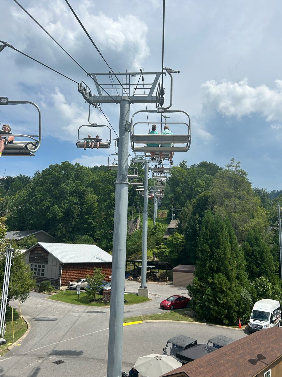 mickij3's tweet photo. So nice!! (@ Anakeesta Village - @anakeestatn in Gatlinburg, TN) https://t.co/HMWoT1J7XK https://t.co/vujh9TpU7e