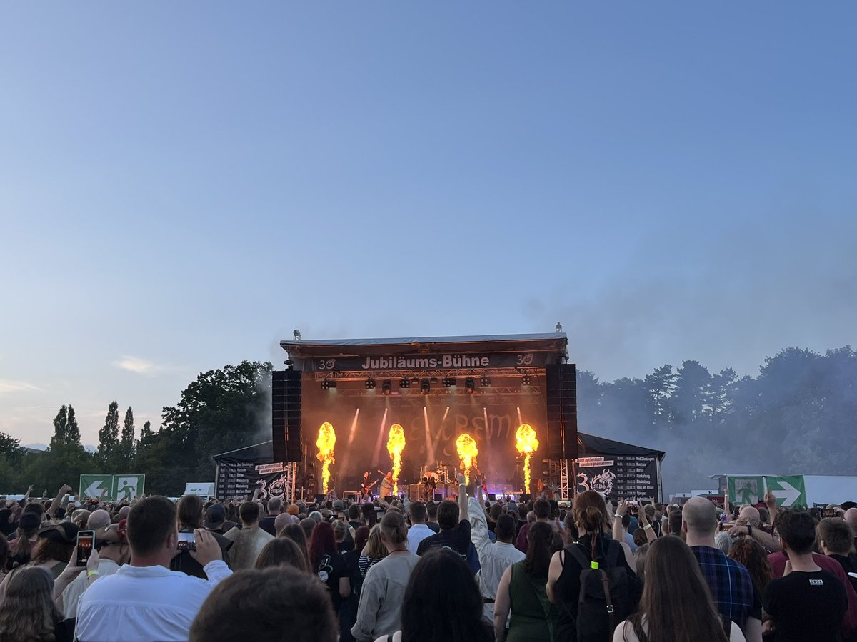 lica_1909's tweet photo. Einmal In Extremo auf die Ohren. 
Auf ein Musikreiches Wochenende 😍 https://t.co/eaFmNQvuzd