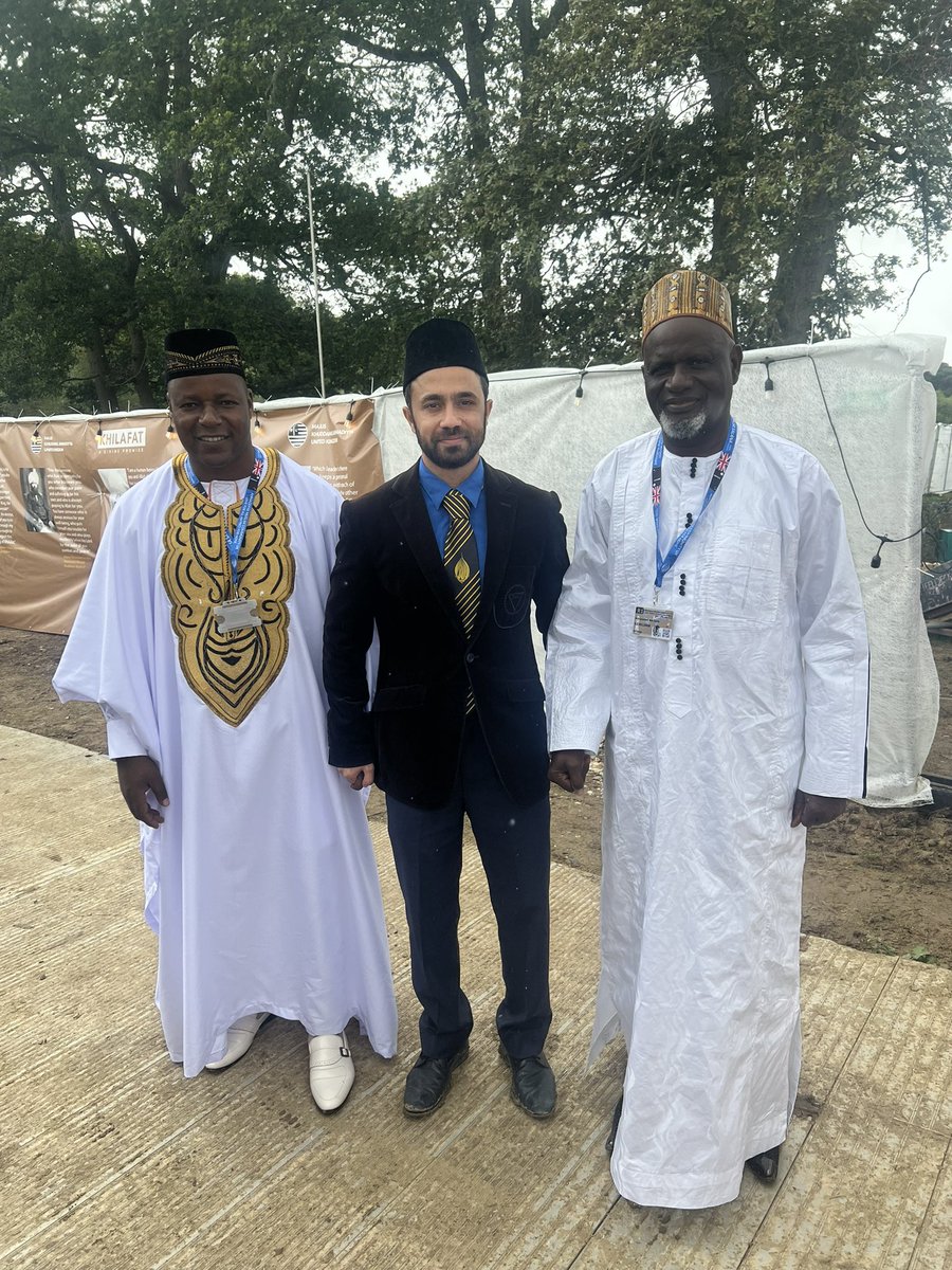 seeknowledg's tweet photo. Alhamdolilah meeting the guest from all over the world on the first day of Jalsa Uk
@JalsaConnect https://t.co/3WfMpYZmbL