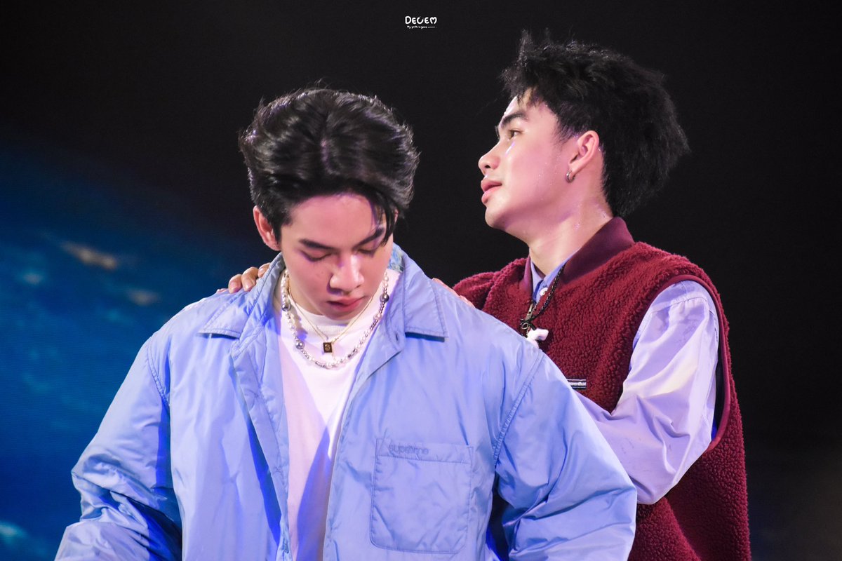 decempics's tweet photo. Thread #FZTMISSIONTOTHEMOON
꒰ #FIRZTER #FIRZTERดวงจันทร์
#FZT_FIRST #FZT_CHESTER ꒱
#decempics 🎄 https://t.co/XL4YirtDYq