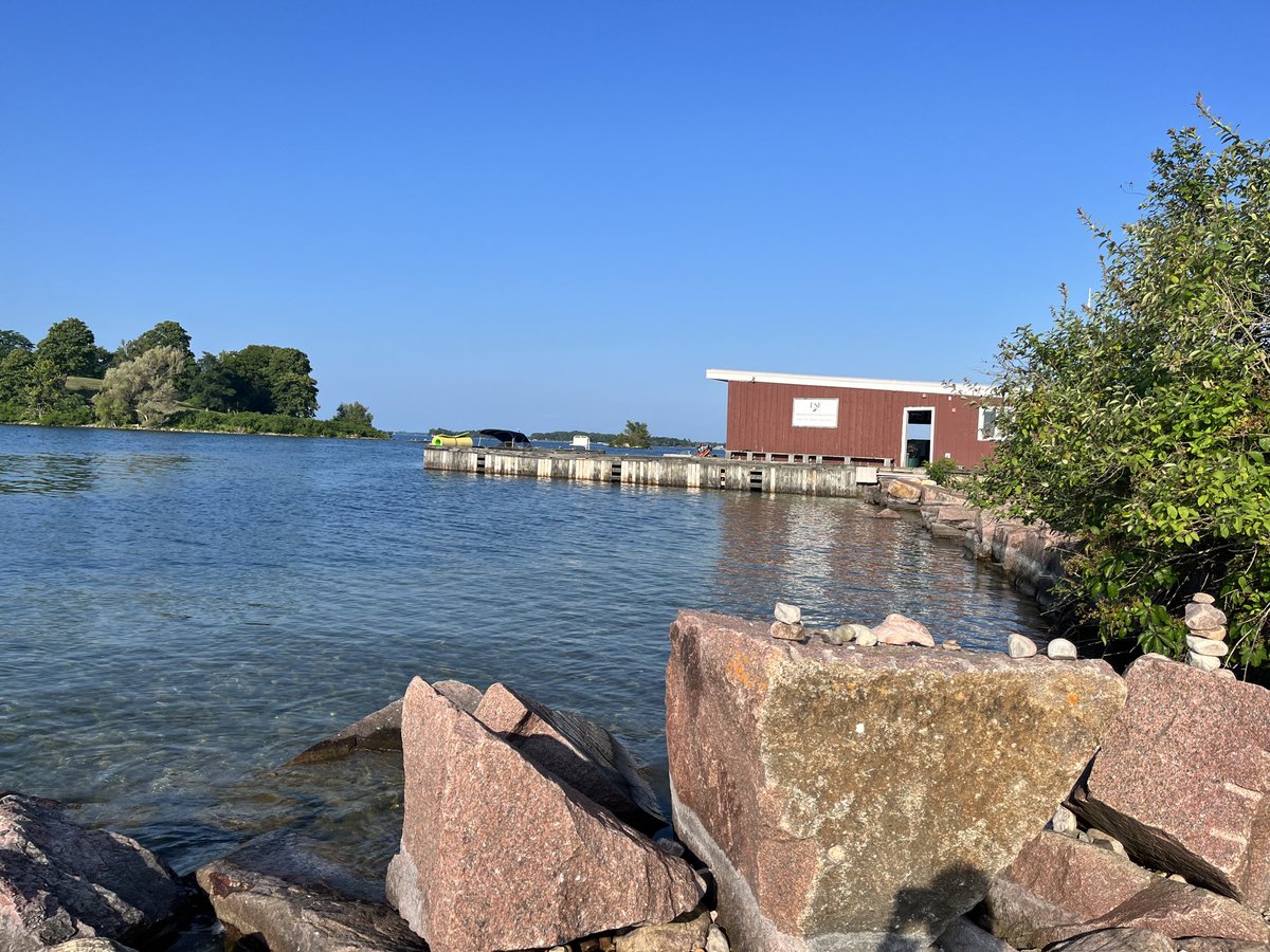 Erin Smith tweet media