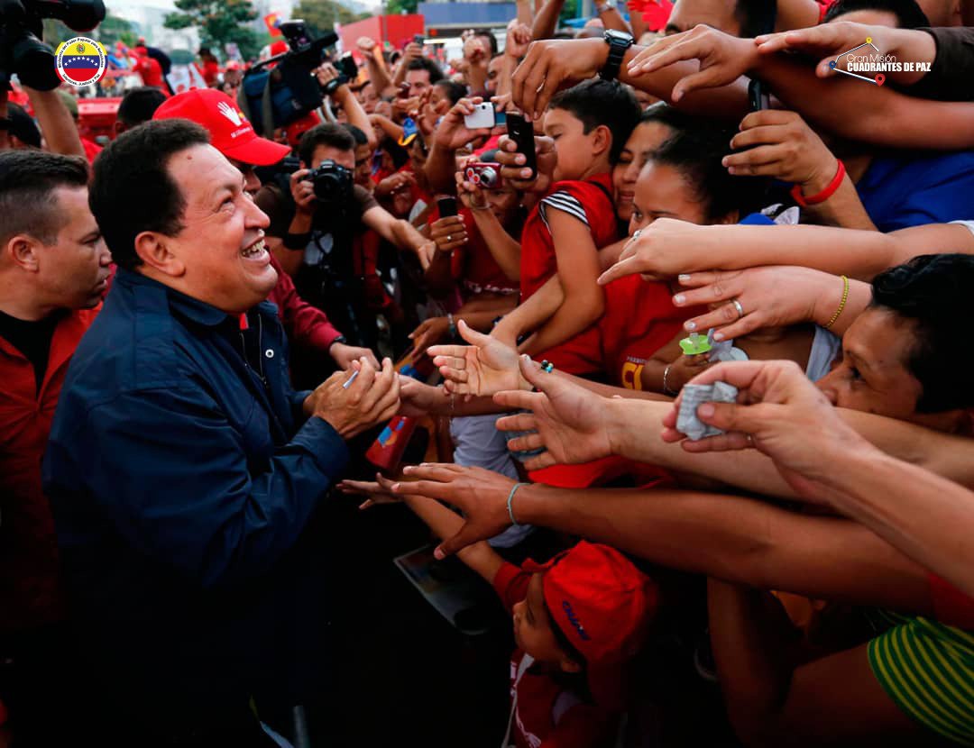 “No hay amor más grande que el que uno siente aquí en el pecho por una causa, por una patria, por una gente, por un pueblo, por la causa humana”.

Cmdte. Hugo Chávez

#AmigoComandante
