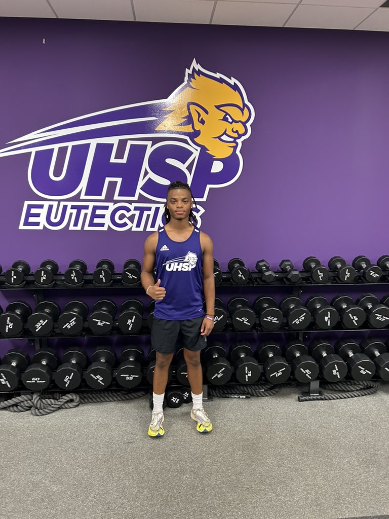 Caleb_Roberts1's tweet photo. Had an amazing visit today at the campus of @UHSP_XC_TF !! Thank you Coach Cary and Coach Lewis along with your staff for having me and giving me the opportunity to tour your facilities. https://t.co/YxiTlr2cg9