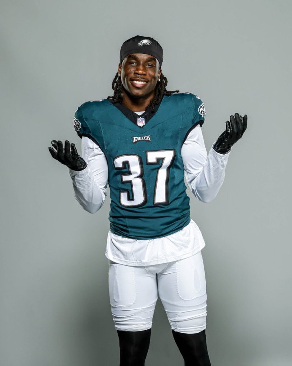 PHLDawgs's tweet photo. The Philly Dawgs rocking midnight green 🔥

#FlyEaglesFly #GoDawgs #PhillyDawgs https://t.co/laVSE3PZVa