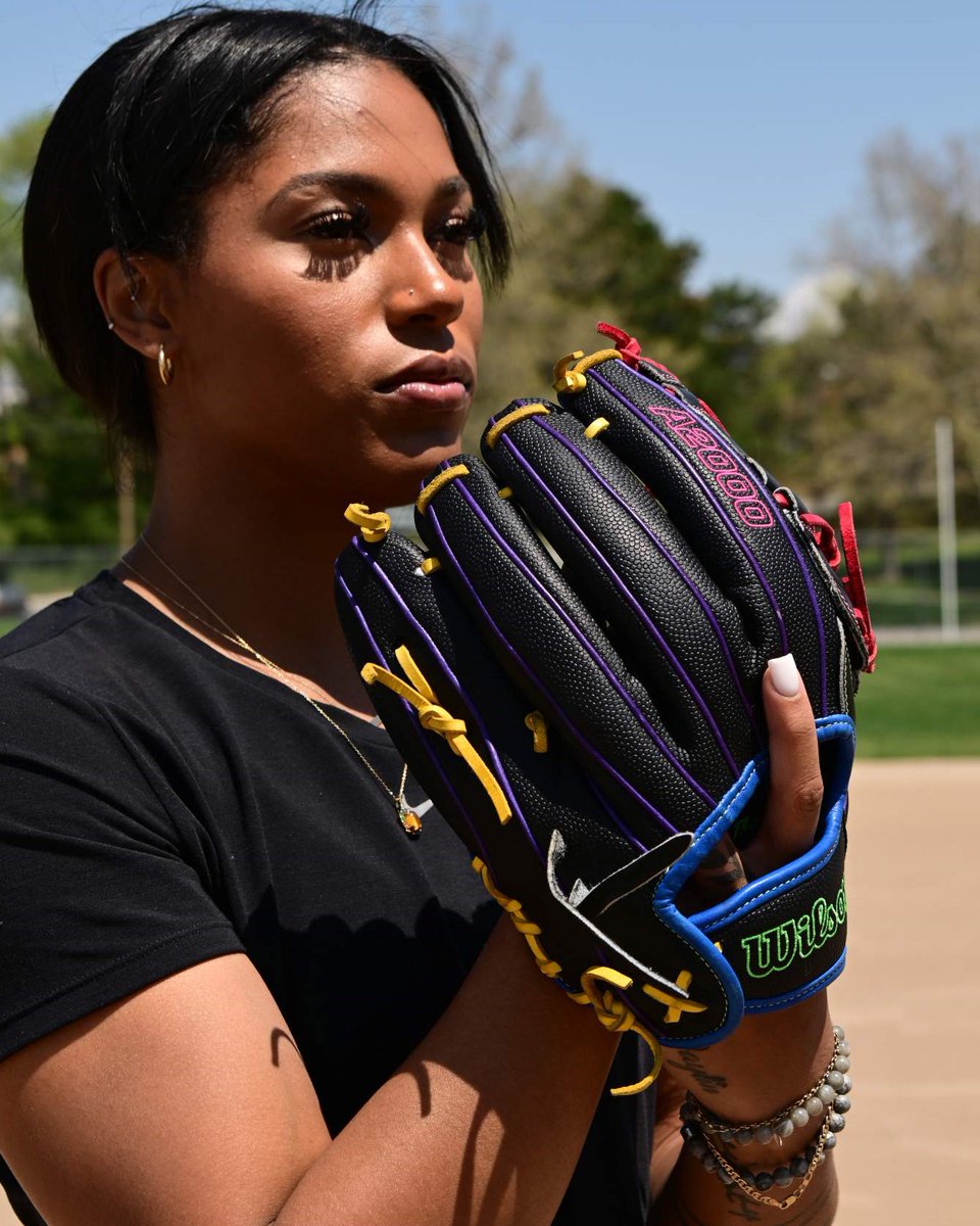 Eyes on @AUProSports Tune in tonight to catch reigning champion Dejah Mulipola, AUX champion Rachel Garcia, 2021 champion Aleshia Ocasio and more #TeamWilson Pros in Athletes Unlimited