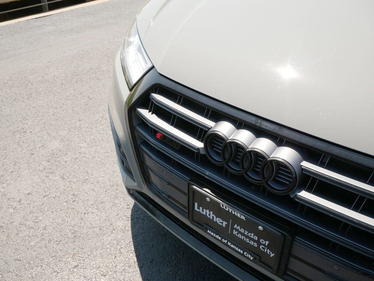 LutherMazdaKC's tweet photo. Explore new terrain in this 2019 Audi SQ5! 😄 This SUV has only had one previous owner and comes with AWD, leather seats, and much more! 👇 
https://t.co/pz6KkPIJeI https://t.co/fKfiVqXo5H