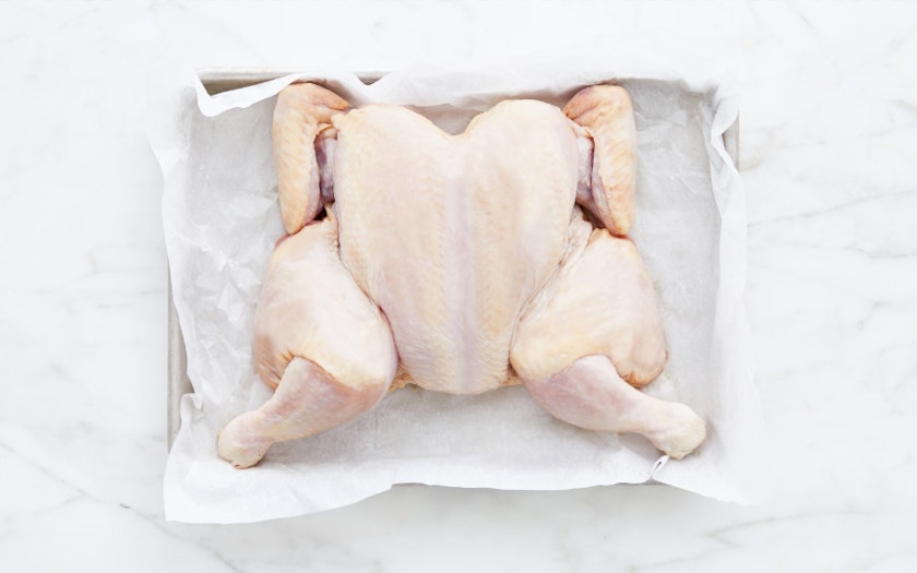 KellerCrafted's tweet photo. A spatchcocked (backbone removed) chicken is a busy cook's salvation!

Keller Crafted birds are pasture-raised and forage on green grass 365 days a year. 🐔

You can order through our friends, @GoodEggs: https://t.co/asvVAtYEWZ https://t.co/0qJ6DUqYMX