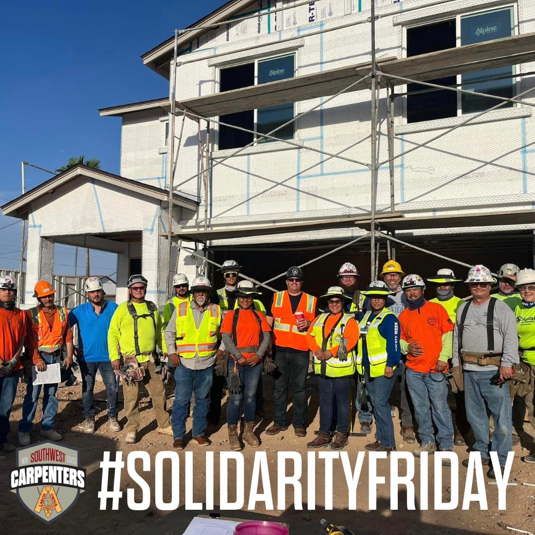 Happy #SolidarityFriday from our #UnionCarpenters in #Arizona.

Feliz #ViernesDelSolidaridad desde Local 1912 en Arizona!

#SWMSCarpenters #UnionCarpenters #JobsWagesBenefits #Brotherhood #UnionStrong #Carpenters #WeBuildAmerica #BorderToBorder #UnionProud