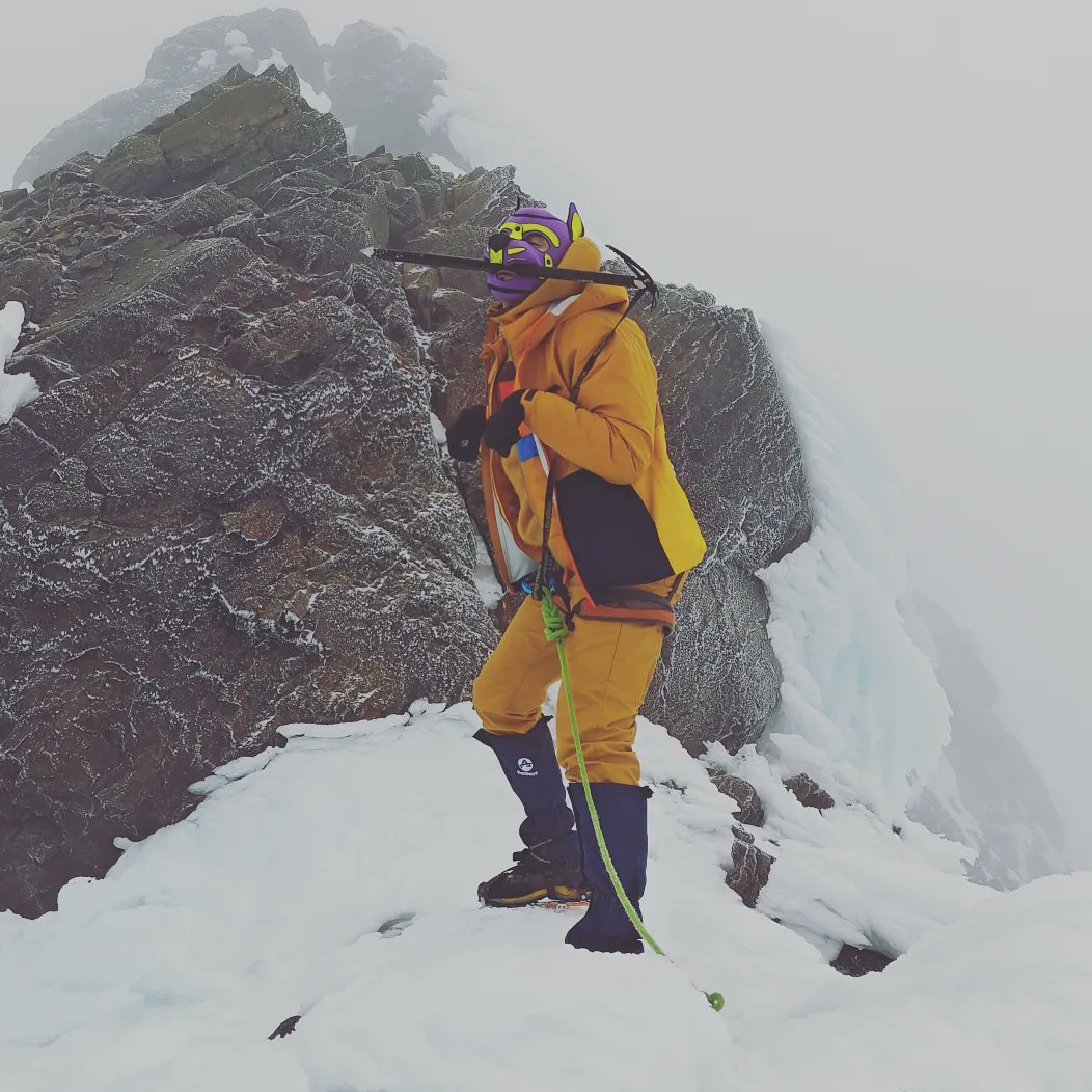 XerxesQados's tweet photo. Summit of Carihuairazo in Ecuador. 5000 meters/16400ft in the air. I did it. I'm a good dog. https://t.co/a81hGLgRWh