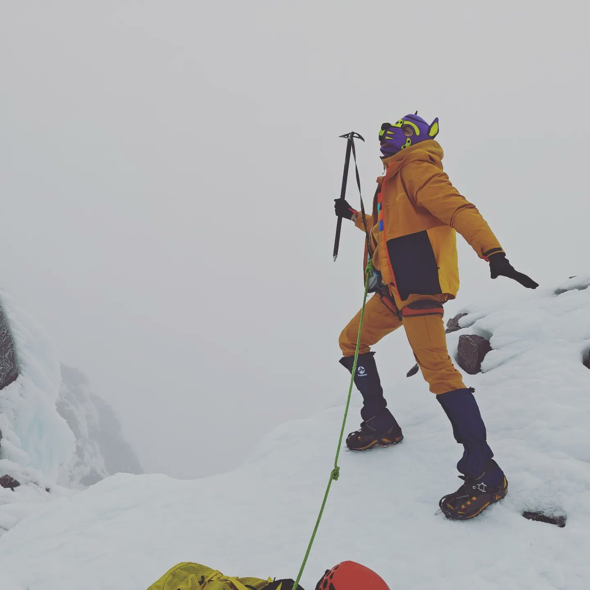 XerxesQados's tweet photo. Summit of Carihuairazo in Ecuador. 5000 meters/16400ft in the air. I did it. I'm a good dog. https://t.co/a81hGLgRWh