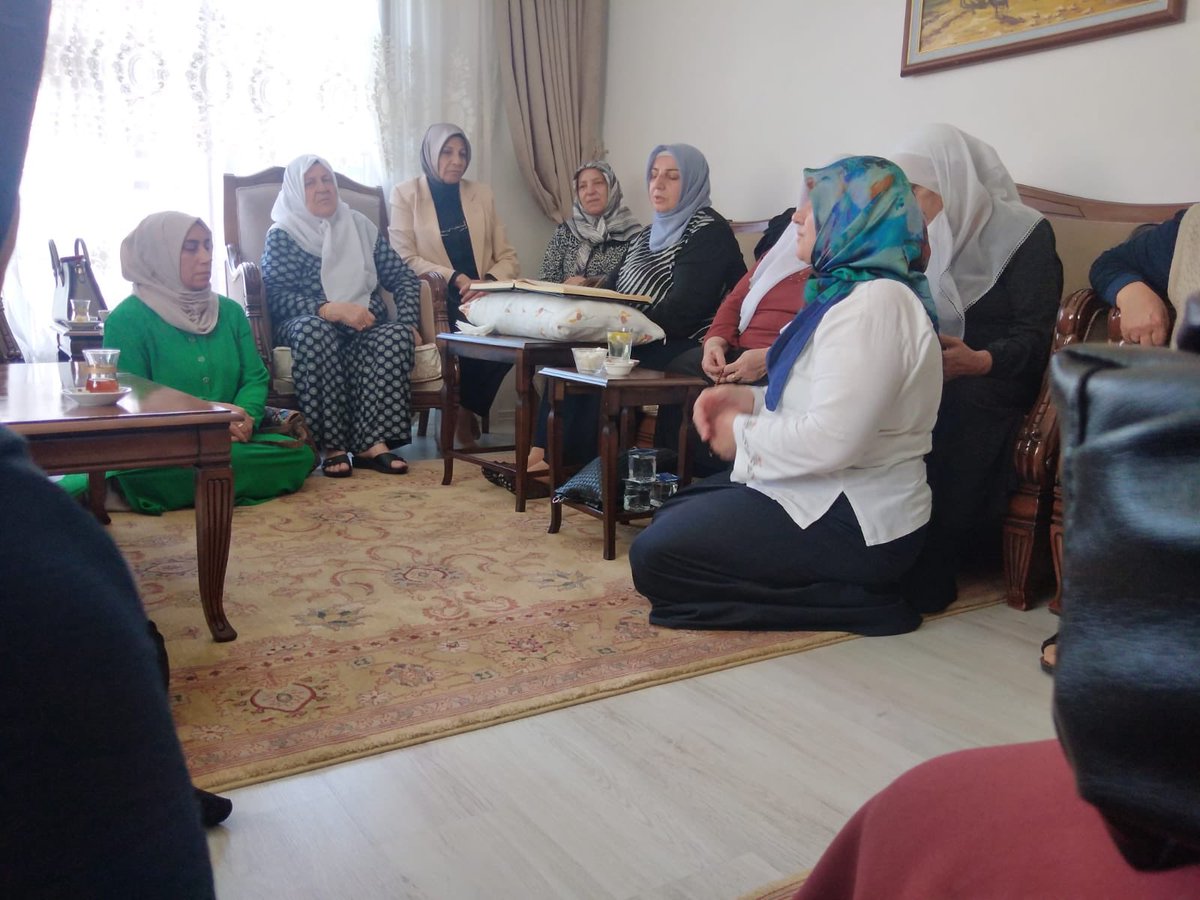akkadinvann's tweet photo. Kadın Kolları Başkanımız @havvaduran65 ,İl Yönetim Kurulu Üyelerimiz ile; Yönetim Kurulu Üyemiz #HaticeCAN’ın vefat eden kıymetli amcaları için başsağlığı dileklerinde bulunduk.
Merhumun Mekanı Cennet olsun.
@aysekesir
@Nilgun_OK
@sumeyyeesenyel @AKKADINGM @emreguray65 https://t.co/hQV6hEA5RI