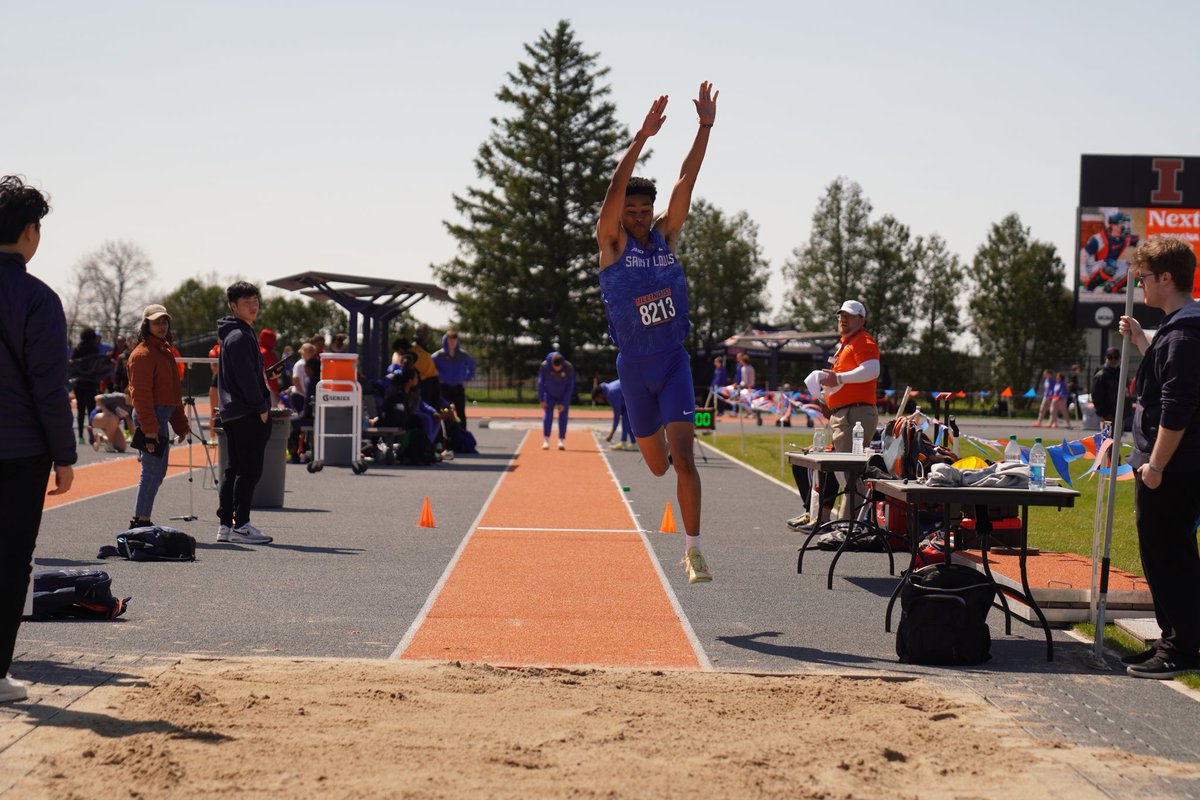 ethanbrnt's tweet photo. Ended my Freshman year at the A10s on all PRs. 45-5 ¾ TJ, 14.95 110mH, 57.1 400mH. Learning more everyday, grateful, and lots of room for improvement. https://t.co/lqtts18AeQ
