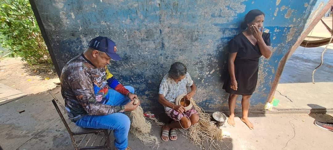 ackapekape's tweet photo. A propósito del aniversario 18 de Kapé Kapé, su presidente Armando Obdola se reencontró con la comunidad warao de.Bonoina, en Volcán, ratificando el compromiso de la organización con las comunidades indigenas. #KapeObserva #18AñosConLosPueblosIndigenas https://t.co/ZA87B3aqG7
