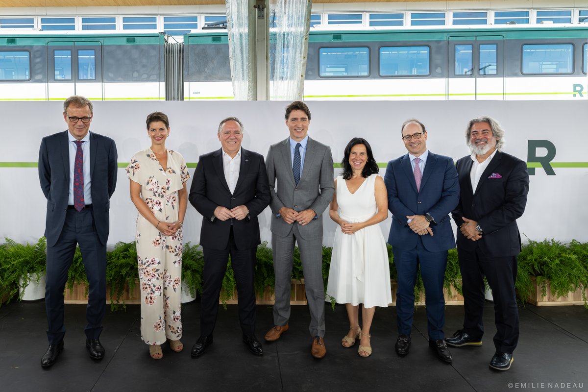 francoislegault's tweet photo. Très fier d’avoir inauguré ce matin le @REMgrandmtl reliant Brossard à Mtl! Plus rapide et écologique! On parle d'une production de 0 GES. Bravo à tout le monde qui a travaillé sur le projet. C’est gratuit en fin de semaine! Une belle occasion de l’essayer! https://t.co/guwQfvPb9U