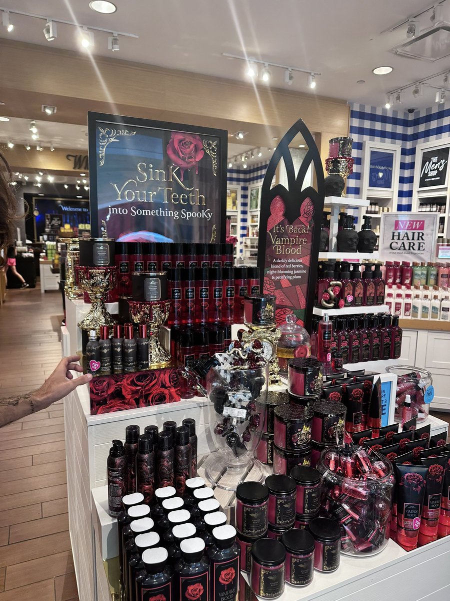 eofswords's tweet image. im about to be so annoying with these