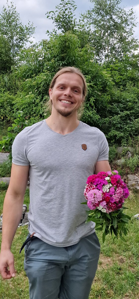 giuliosf's tweet photo. Very proud of paper by star PhD student #VojtechDvorak proving that knocking out paralog genes you can make very precise cell fintness drug screens for difficult targets. Congratulations Vojtech ➡️ https://t.co/Kw0phSLaPq https://t.co/YkDBmTufC0