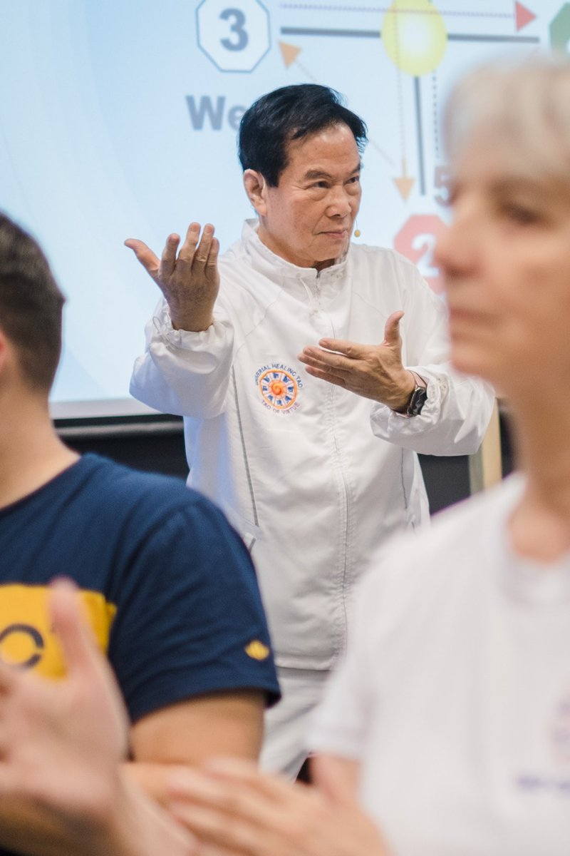 MantakChia's tweet photo. When you cultivate and transform Qi into life-force, it can feed your body, brain and all the organs🫁
⠀
But more importantly — Qi can also feed your soul and spirit💫 https://t.co/d06DgtmUv8