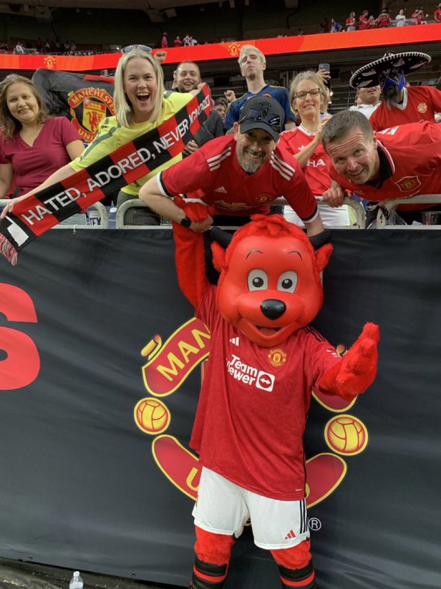 MUFCOKC's tweet photo. MUFC OKC repping in Houston for #MUTOUR23! Can’t wait to see everyone in a couple of weeks for the start of the new season!

#MUFC https://t.co/D3nyqOnXFY
