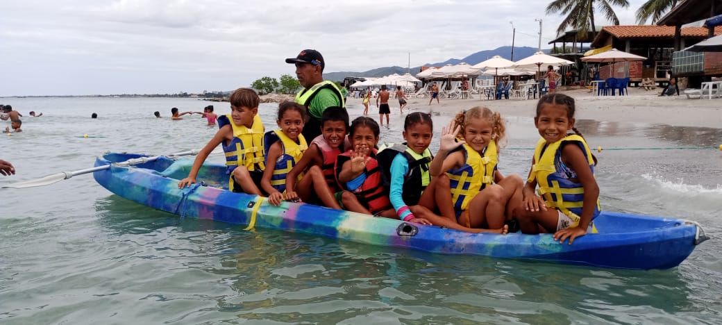 FrnsNva's tweet photo. Día mágico y lleno de alegría en el Plan Vacacional 2023 "Mi Mundo de Colores"; donde nuestros niños, niñas y adolescentes en Nueva Esparta disfrutaron de un día de diversión y playa en el parque "Aqua Park".
@NicolasMaduro
@vmsfelicidad
@FNNSimon https://t.co/ZxBEpPUGVP