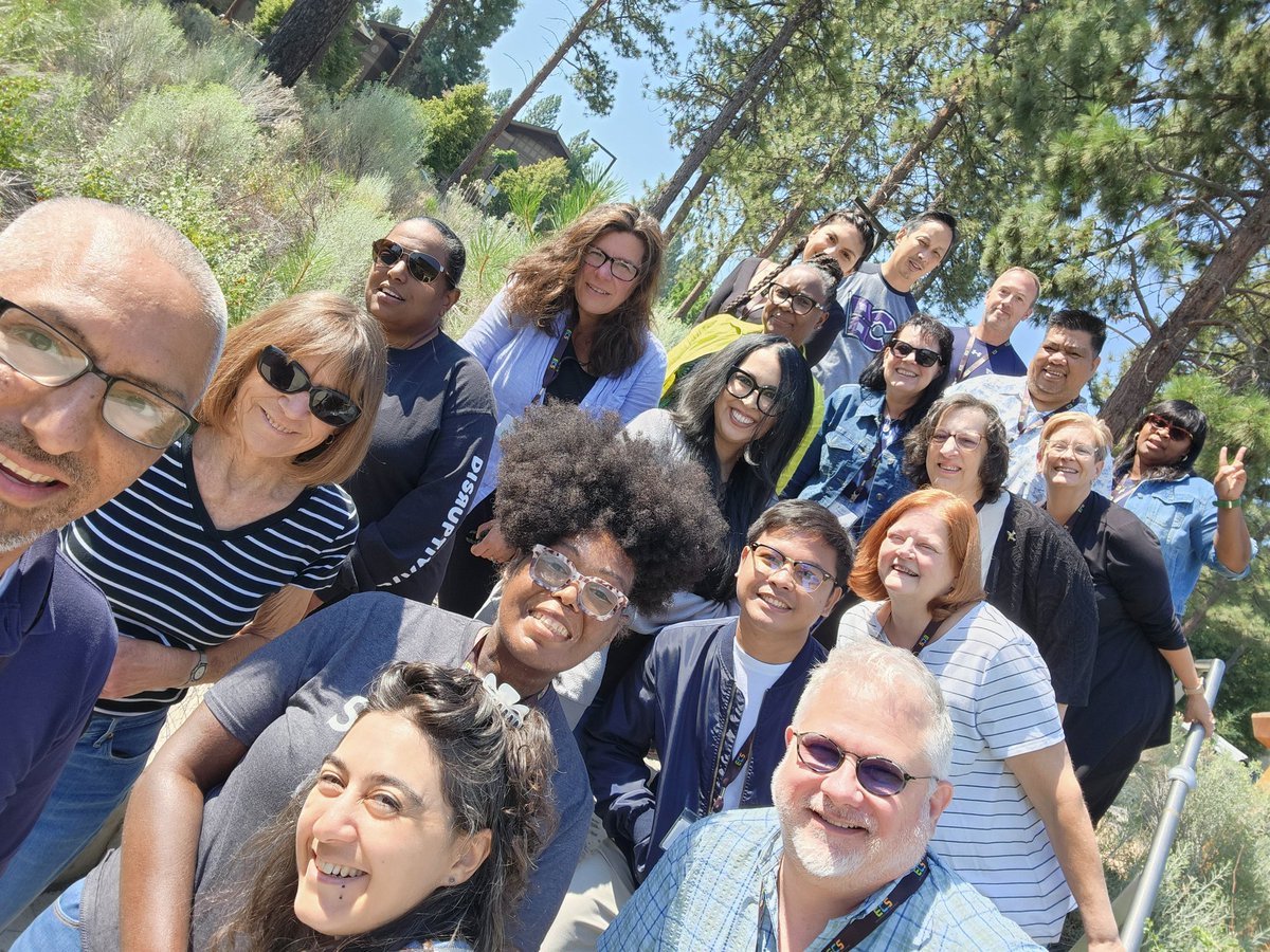 JoseLSilvaSmith's tweet image. Day 6 @osu_cascades for the @exploringcs PD. It's group picture day! Amazing group of professional educators from all over the US! Thank you for this incredible learning experience! โค๏ธ๐๐ #TISDProud #exploringcs