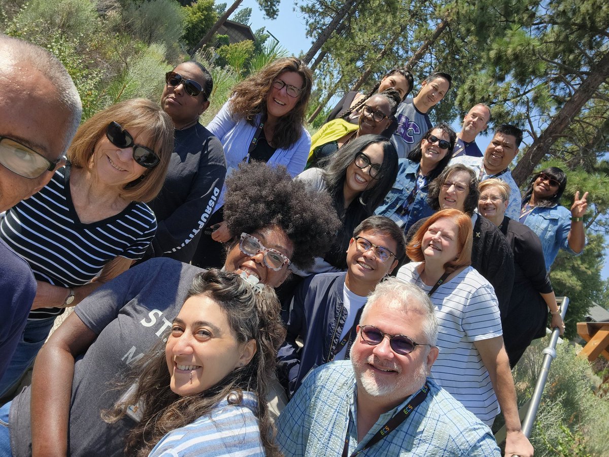 JoseLSilvaSmith's tweet image. Day 6 @osu_cascades for the @exploringcs PD. It's group picture day! Amazing group of professional educators from all over the US! Thank you for this incredible learning experience! โค๏ธ๐๐ #TISDProud #exploringcs