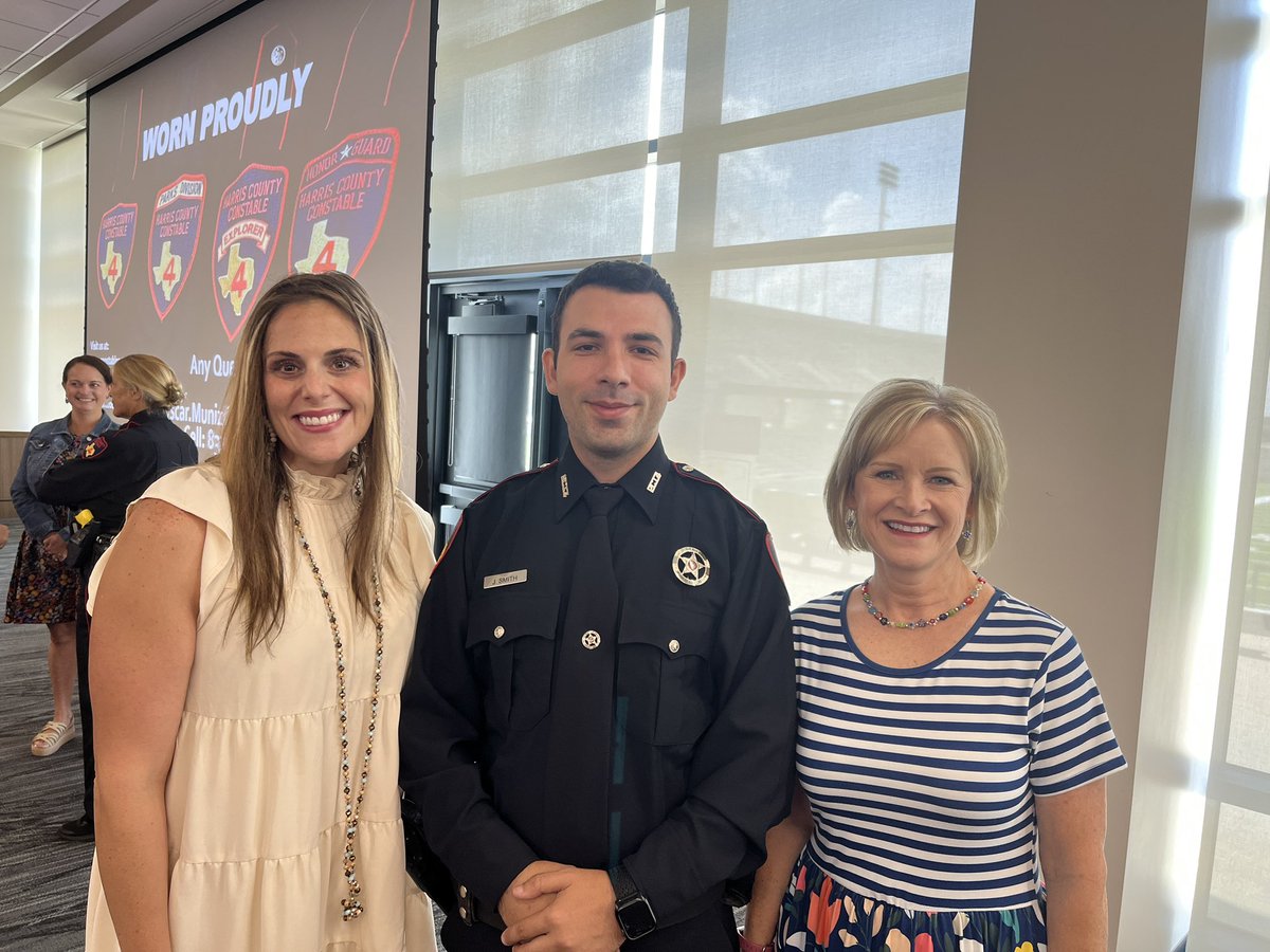 We are happy to welcome Officer Smith to Wildwood as our new SRO. We are confident he will keep our students and staff safe! @TomballISD