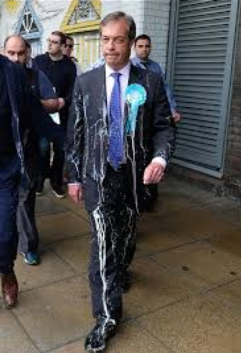 MariaMo32975161's tweet photo. Congratulations Brexit turned nothing much into something and gave this clapped out rust bucket of complete narcissistism more attention than in wildest dreams! Set up the shorting of Nat West whic is OK? #CouttsGate #ToryCrimeSyndicate #Follobackfriday https://t.co/jylFCDiqYN
