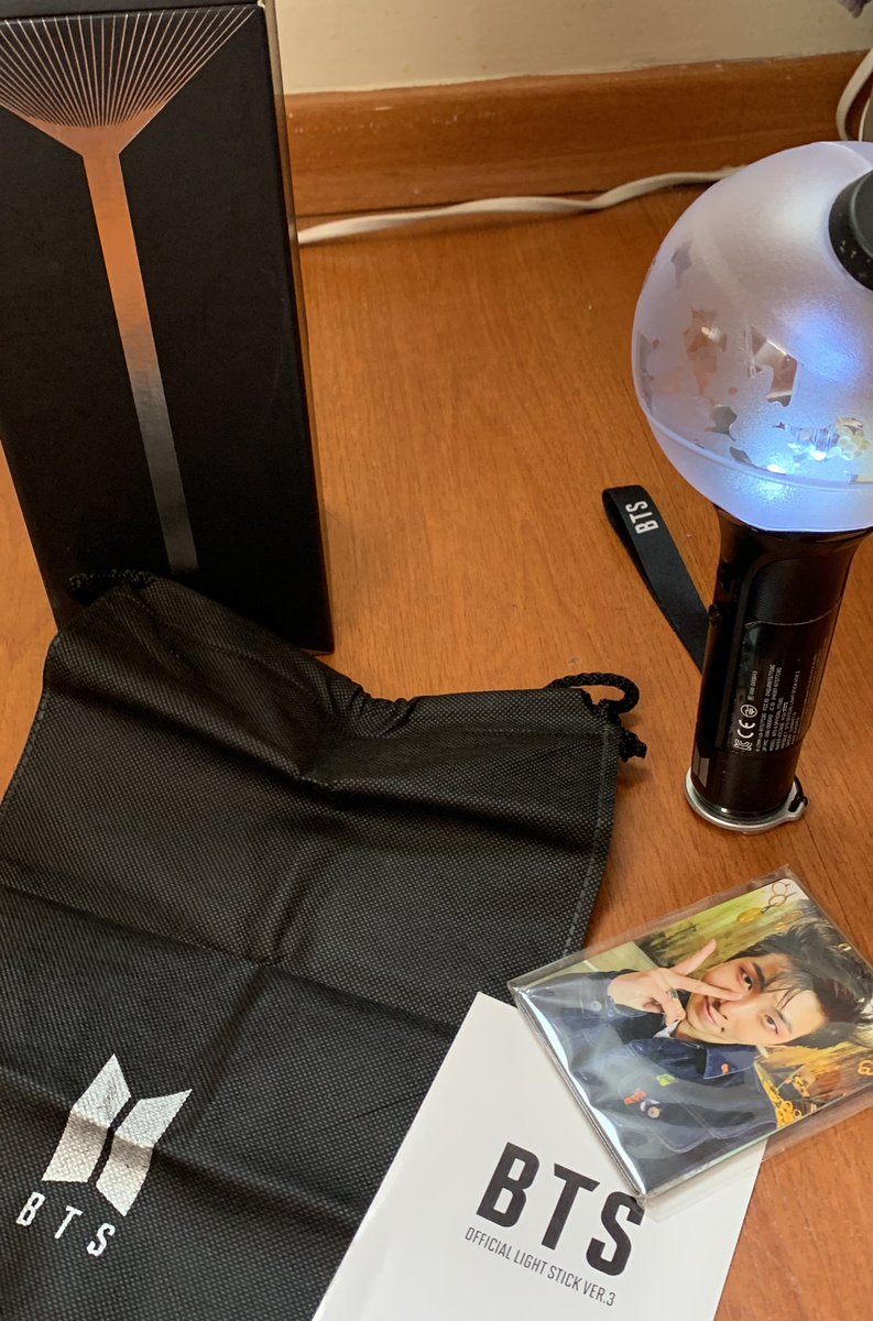 yangdtails's tweet photo. VENDA/VENDO
Light stick bts army bomb
100+frete
Comprei no show de 2019 e só foi usada lá
Tenho feedback
Mando mais fotos na DM. https://t.co/liGNIEdoMM