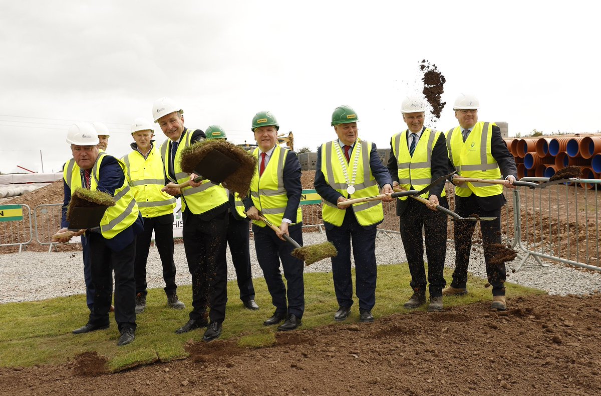 MichealMartinTD's tweet photo. Delighted to be in Ballyvolane this afternoon to turn to the sod on a €9m infrastructure project by @www_hisco. 

This vital work will enable the development of 753 homes - one of the largest housing projects in Cork City history. https://t.co/80pzzpA5Fx