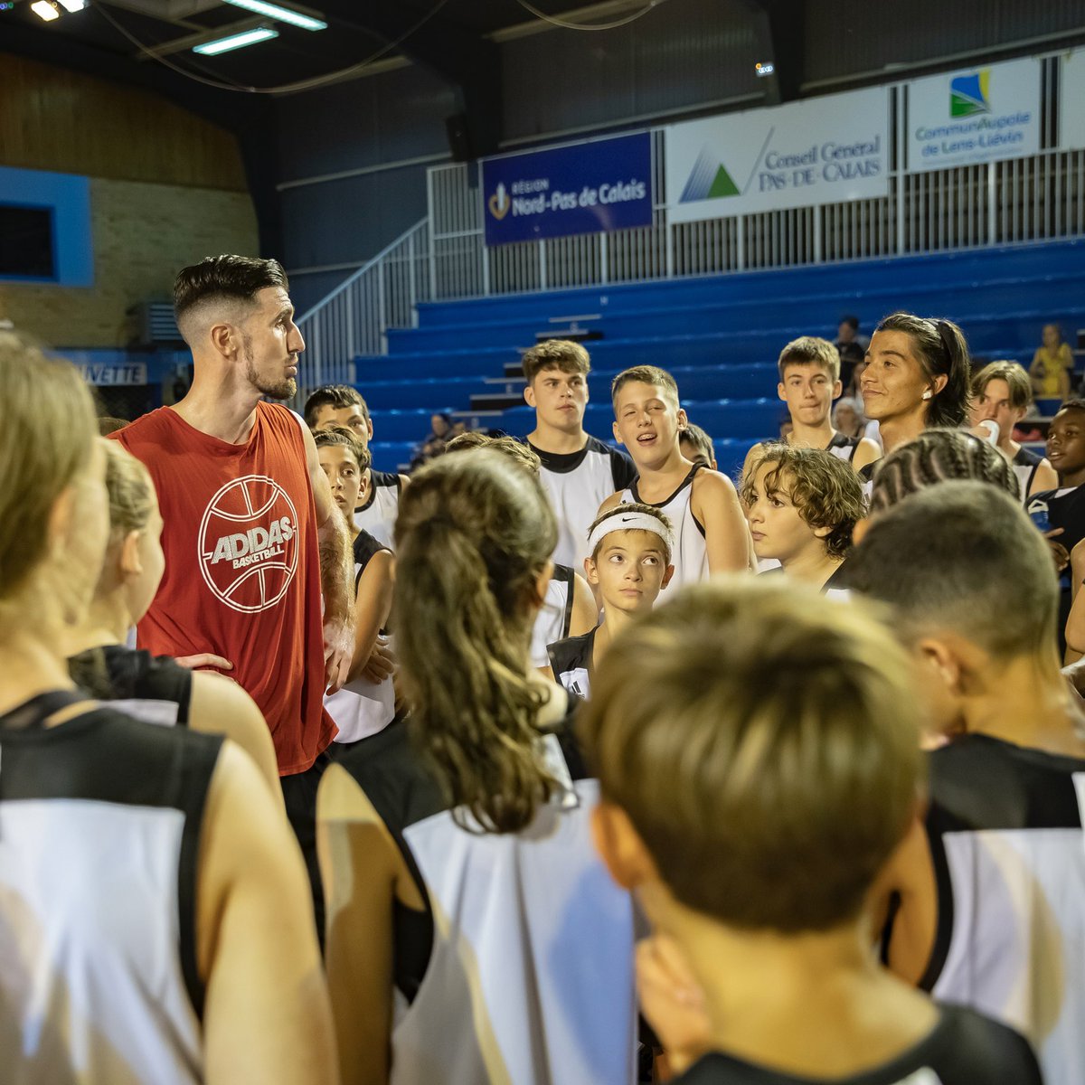 NandoDeColo's tweet photo. Clap de fin du @NDCBasketball 2023 🏀🔥 
MERCI à toute cette jeune génération d’avoir choisi mon camp basket ⛹🏻⛹🏼‍♀️
Un grand merci à tout mon Staff présent sur ces 3 semaines… 👏🏻
Bonne saison à tous et RDV pour l’édition 2024 👋🏻 https://t.co/tHenI78cAt