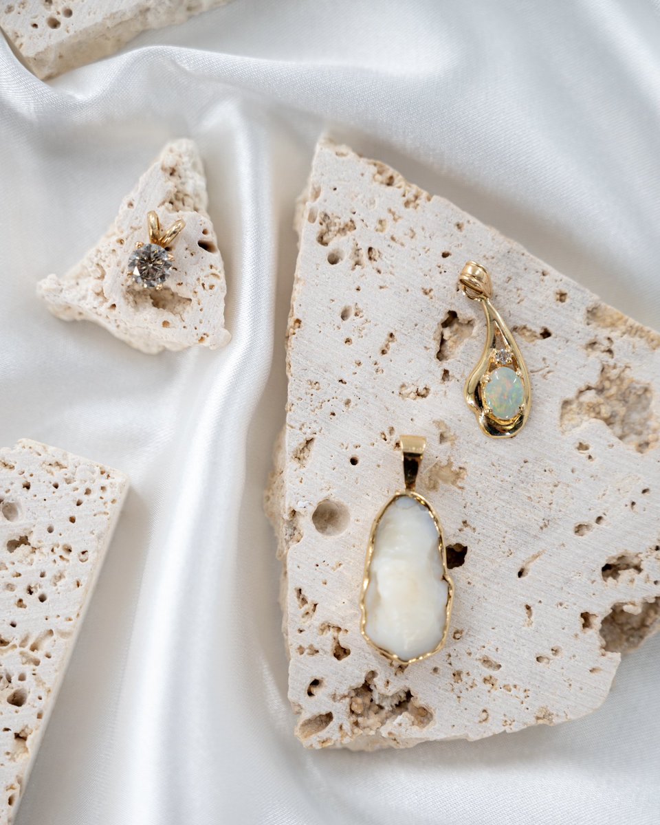 777Jewelry's tweet photo. ✨ Unveil the Magic with our exquisite solid gold pendants! 💎 Each piece is a unique treasure ✨ Discover the beauty of individuality and shine like never before! 💫 #ExquisitePendants #UniqueTreasures #SolidGold #GoldPendants #FineJewelry #777jewerlry #ShineBrightLikeADiamond https://t.co/dZx9lADaDk