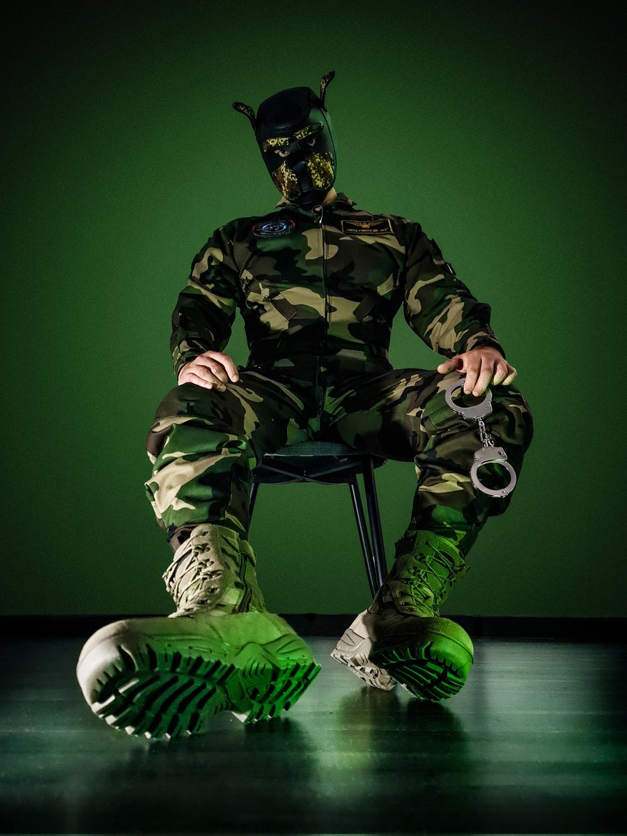 SebixTrampler's tweet photo. Let's play trampling together....
#armyboots #army #armyboots #militaryuniform #militarymaster #master #trampling #domination https://t.co/Yh9WiGaaTV