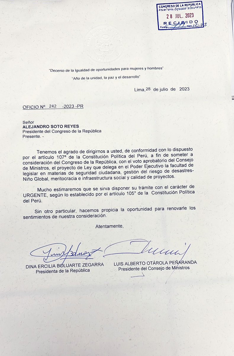 pcmperu's tweet photo. ✅ Se presentó al @CongresoPeru el proyecto de ley que delega en el Poder Ejecutivo la facultad de legislar en materias de seguridad ciudadana, gestión de riesgo de desastres ante el fenómeno de El Niño global, meritocracia, infraestructura social y calidad de proyectos. https://t.co/gFwB8F44Eq