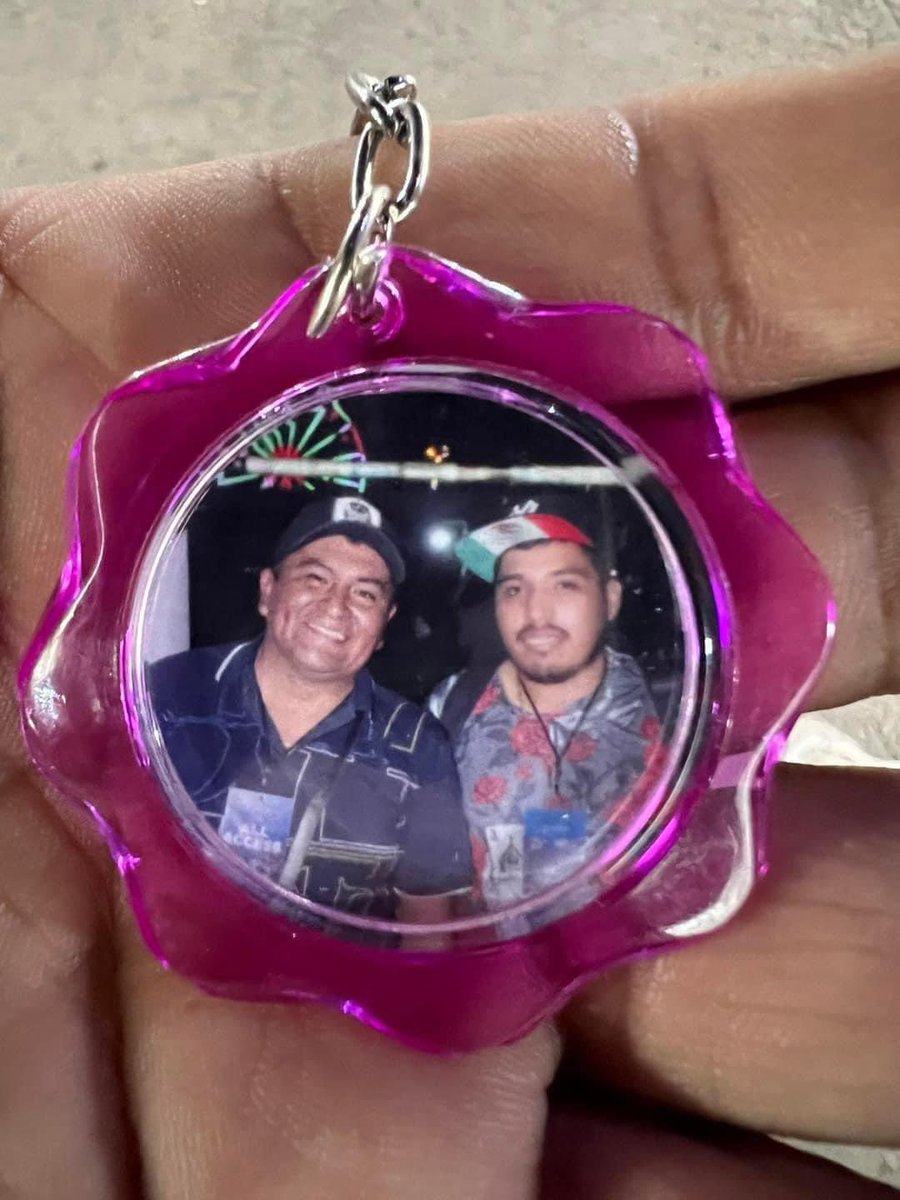 BorrachosVIP's tweet photo. Ya me vi con mi compadre en la feria del pueblo ☺️ https://t.co/RkTGZfEwr1