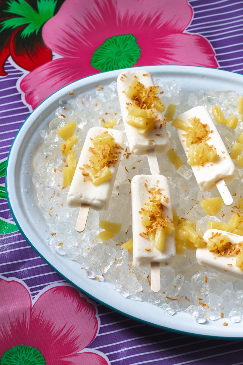 FRIDAY must have! Pina Colada Paletas sweetlifebake.com/pina-colada-pa… via <a href="/SweetLifeBake/">Vianney Rodriguez</a> <a href="/ImperialSugar/">Imperial Sugar</a>