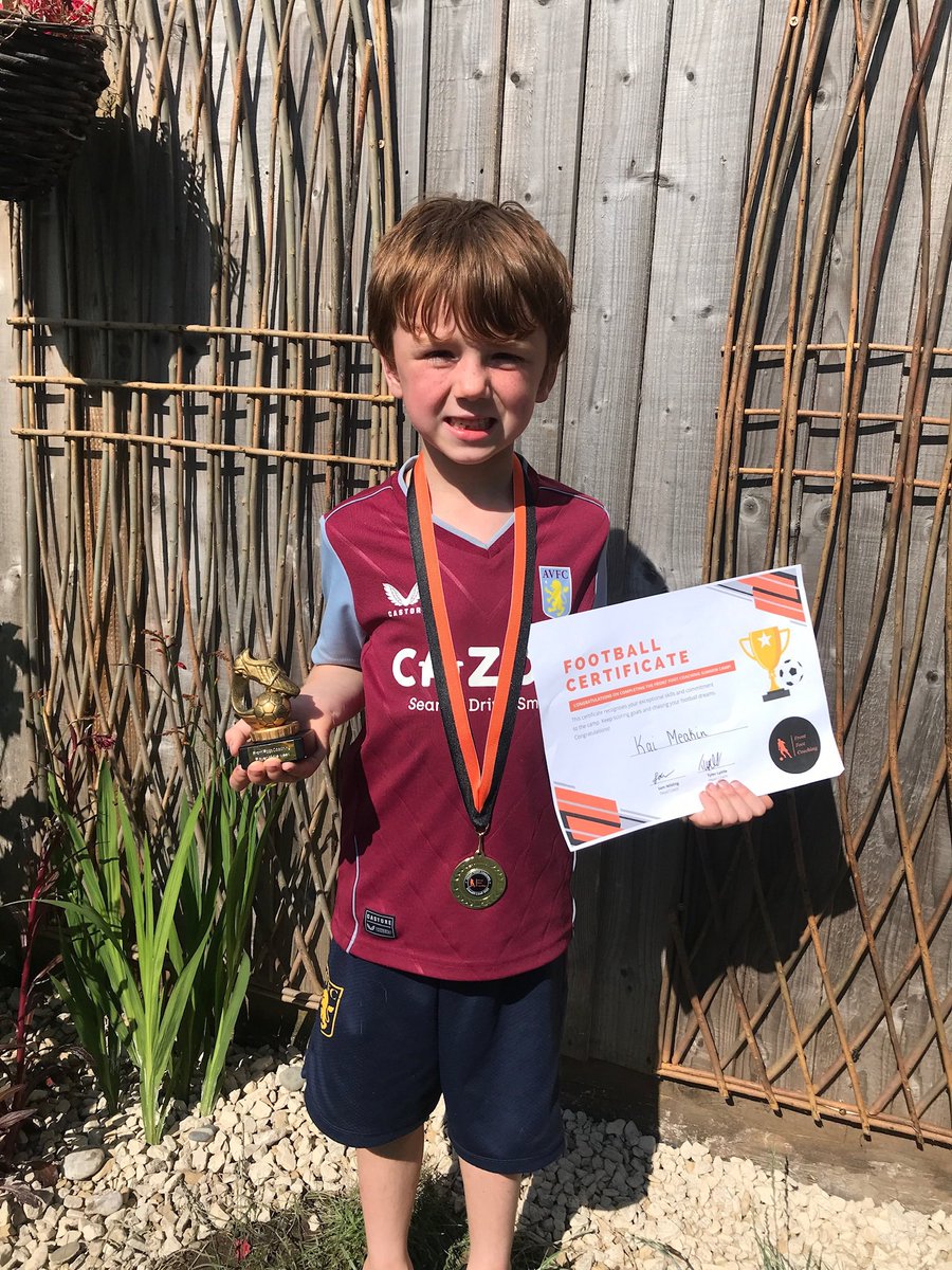 FFCoaching2's tweet photo. 🚨Players of the week!🚨

First up, it’s Kai. With his tremendous attitude towards every session, great footballing skills and best of all he did not stop smiling all day! 

Congratulations Kai 👏🏼 https://t.co/Dn974Zyb9h