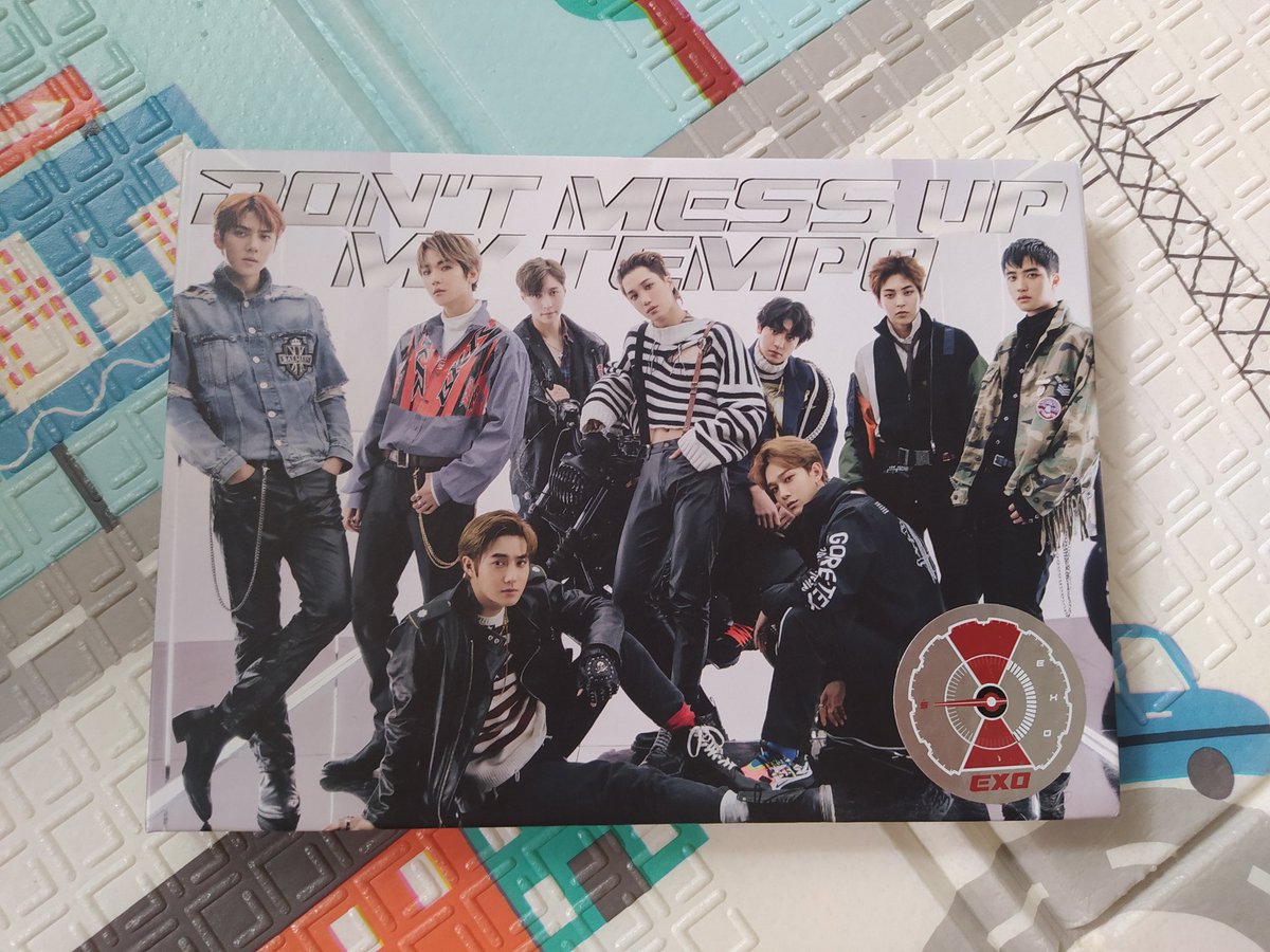 chogiwaFran's tweet photo. Estou vendendo minha coleção de EXO quem tiver interesse chama DM para mais detalhes, todos vão com photocard e as coisas que vieram junto (comprei em pré venda)! 
Álbuns do Kai R$ 165,00 cada ou todos por R$ 650,00 
Os DMUMT R$ 150,00 cada 
Love shot R$ 150,00 https://t.co/FMcJwtmXpK