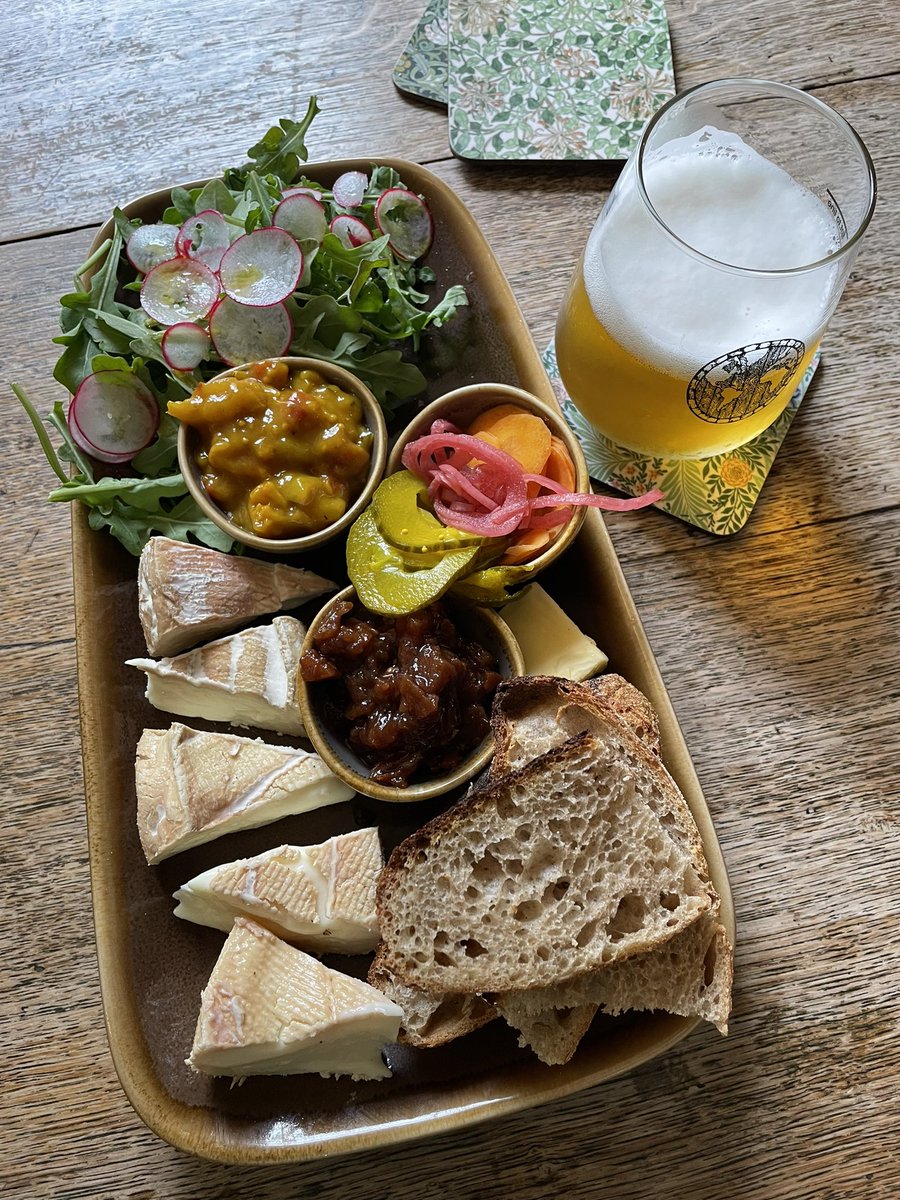Last chance to try out ‘Beer Lovers Cheese Board’. 5 slices of @VillageMaid Wigmore Cheese, each washed in a different our beer from @LittleEarthBeer @BreweryDolphin @burningskybeer @holygoatbrewing @pastorebrewing ! Served with homemade sourdough, pickles and chutney.