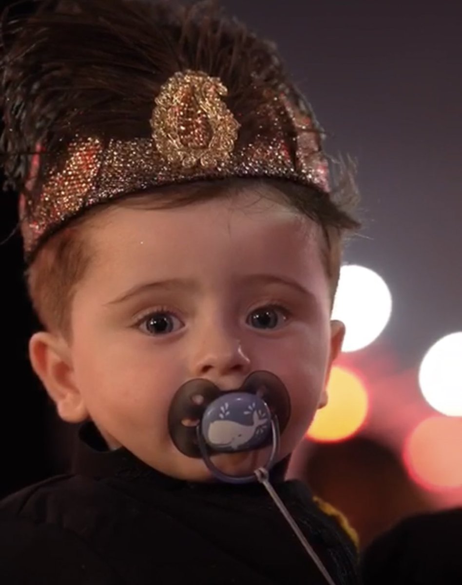 بقيت صورة رضيع #الحسين (ع) في عيون كل الاطفال حية .. وكأنه وهب براءته لكل #رضيع رضع الولاية فكان شرابا طهورا