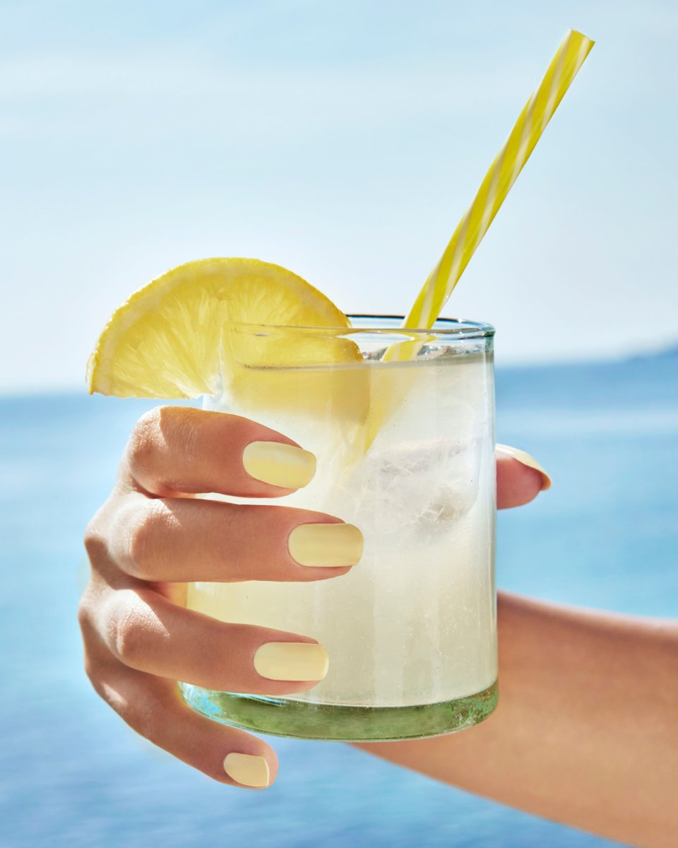 BourjoisParis's tweet photo. Ajoutez une touche de couleur vive à votre manucure estivale avec le citron piquant du vernis 1 Seconde, teinte Le Mon'Amour de notre nouvelle collection French Riviera.🍋 ☀ #Bourjois #Bourjoisparis #1seconde #vernisaongles https://t.co/8wNbAu7zxK
