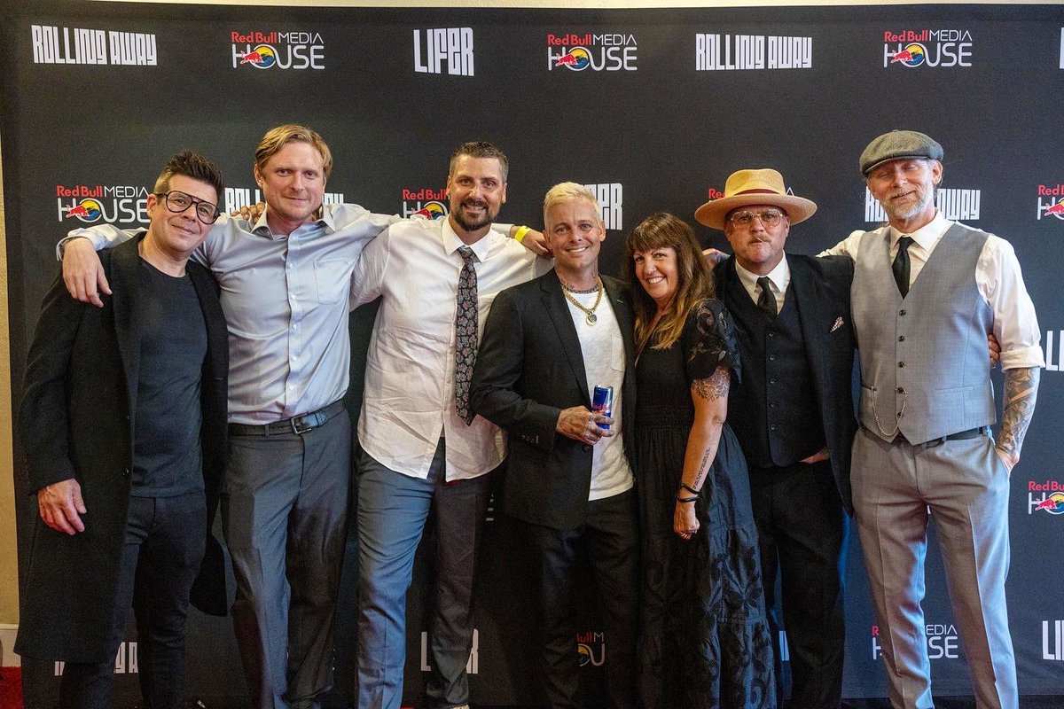 RyanSheckler's tweet photo. What a night! Thank you to everyone that helped put these 2 projects together and thank you to my skate community that came out to support. I love skateboarding and feel so blessed to call it my job❤️. My @redbull video part #Lifer and the documentary #RollingAway are both out now. https://t.co/GoAuAtDnT8
#Lifer #RollingAway
@redbull
@redbullskate