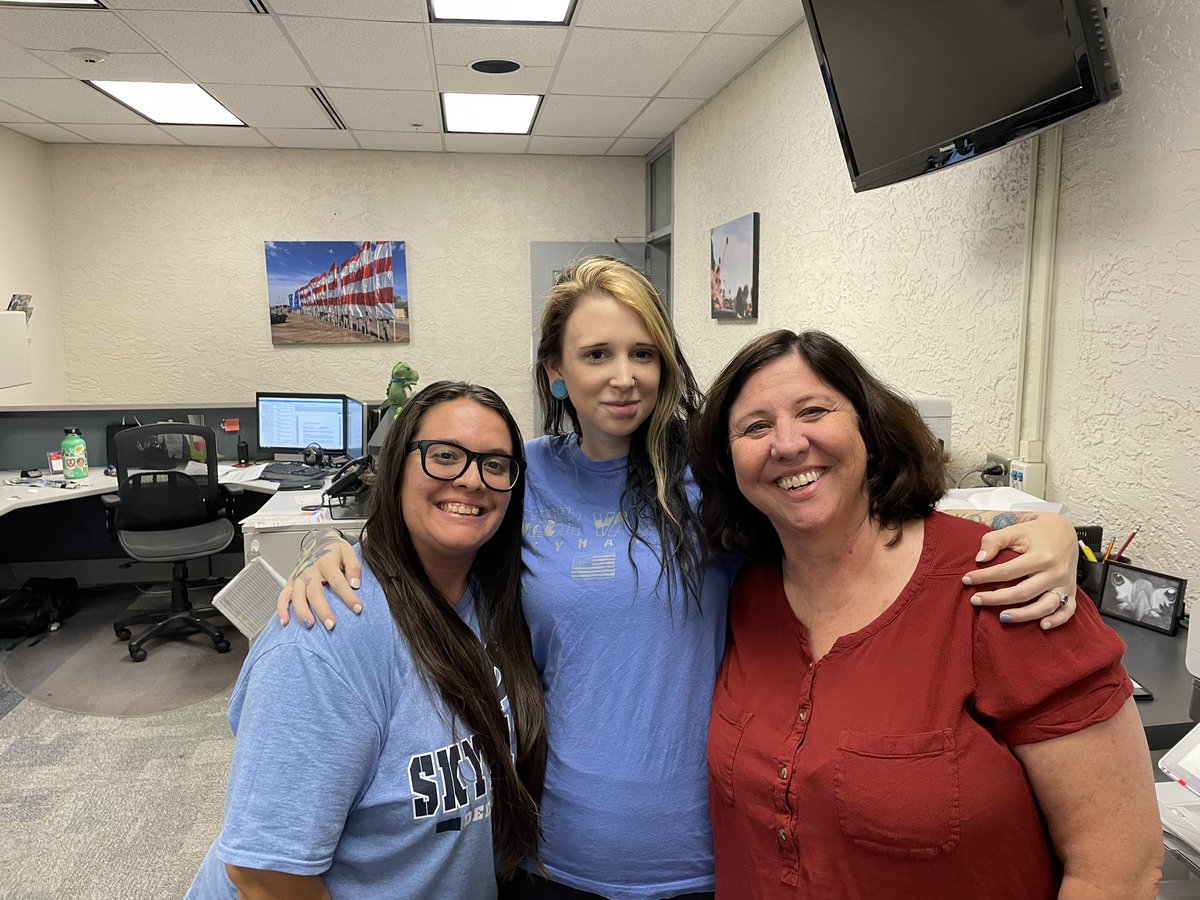 DrFinchDVUSD's tweet photo. The Deer Valley HS @DVHSSkyhawks @dvskyhawks @DVUSD Skyhawks are ready for students on Monday! https://t.co/TNmlsdxCEE